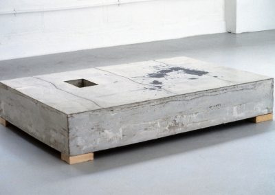 allan watson, splash, 1992, concrete and pigment, 1060x820x230mm, photo: stuart johnstone, no longer extant